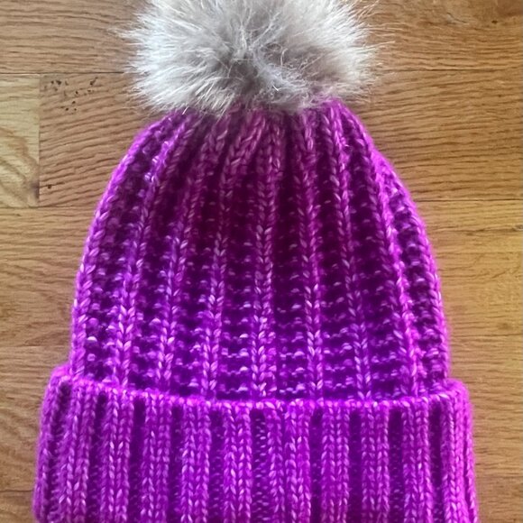Steve Madden Purple Ribbed Knit Pom Beanie Hat with Faux Fur Top | One Size - Picture 3 of 7